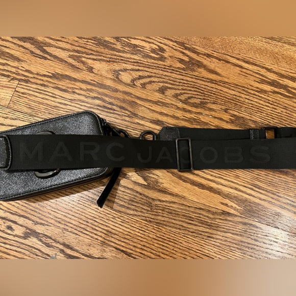 BRAND NEW MARC JACOBS CAMERA BAG - Picture 4 of 5